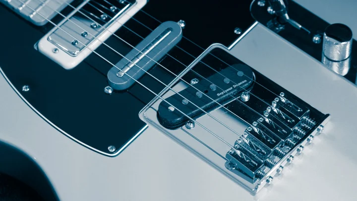 Przetworniki gitarowe: jak kształtują brzmienie gitary elektrycznej